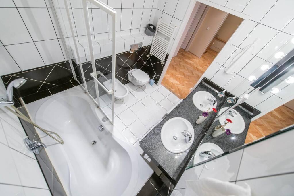 Venus Apartments - Renate Budapest Kültér fotó